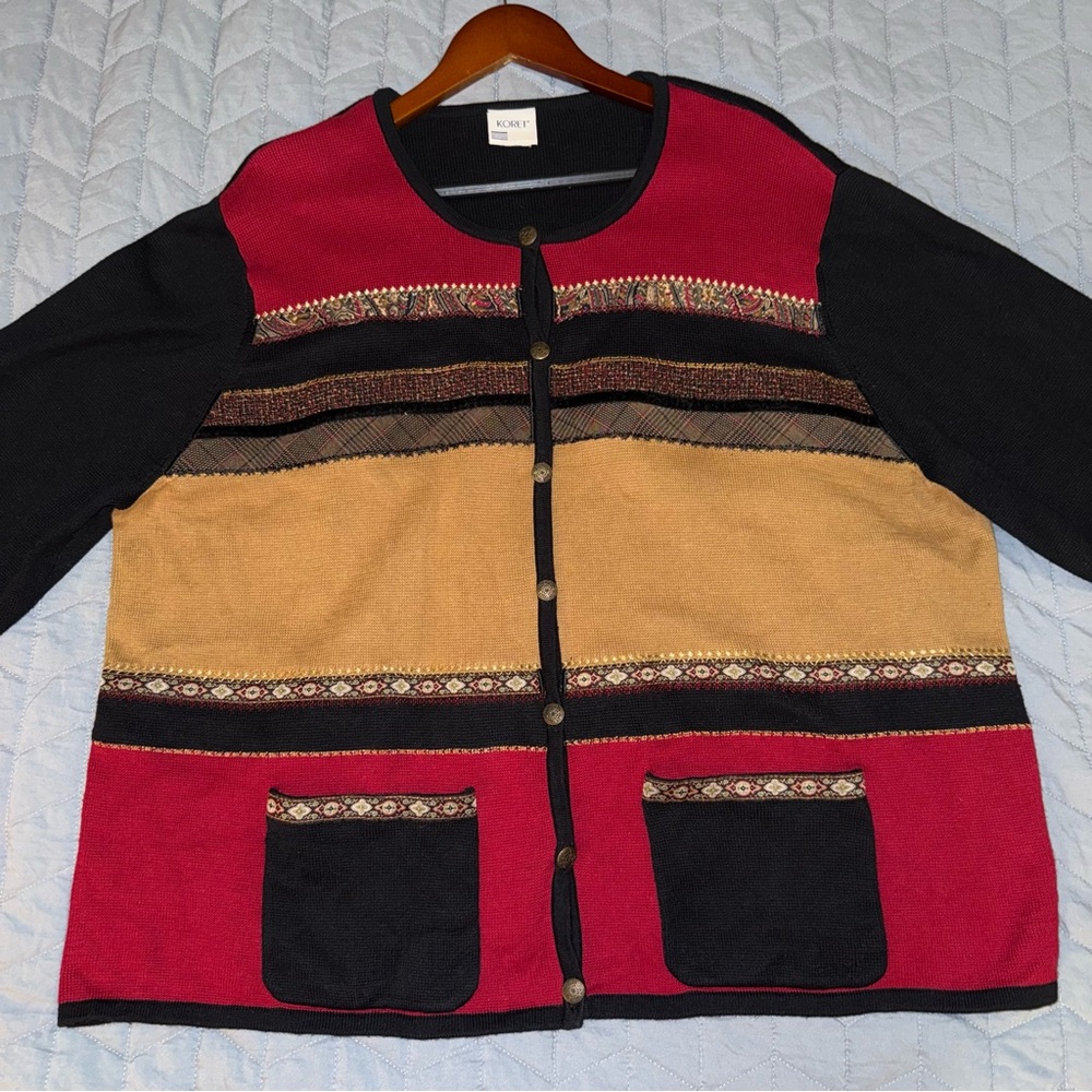 Koret Vintage cottagecore sweater with ornate buttons & printed pocket lining